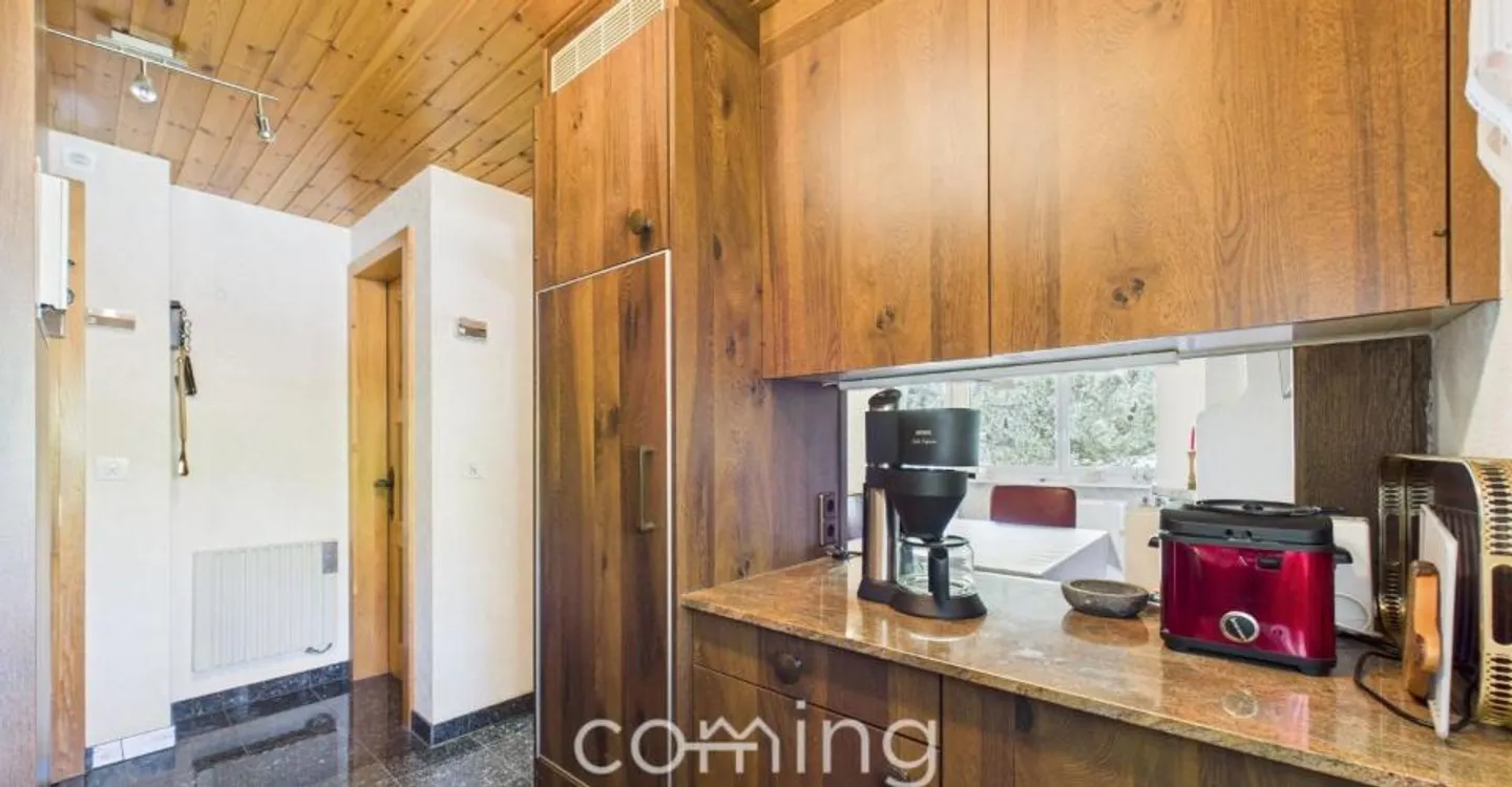 Sunny 2.5-room apartment in Saas-Grund - With fireplace, mountain view & large balcony - Photo 5 of 11