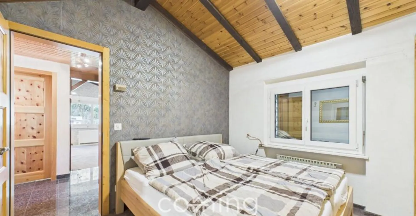 Sunny 2.5-room apartment in Saas-Grund - With fireplace, mountain view & large balcony - Photo 6 of 11