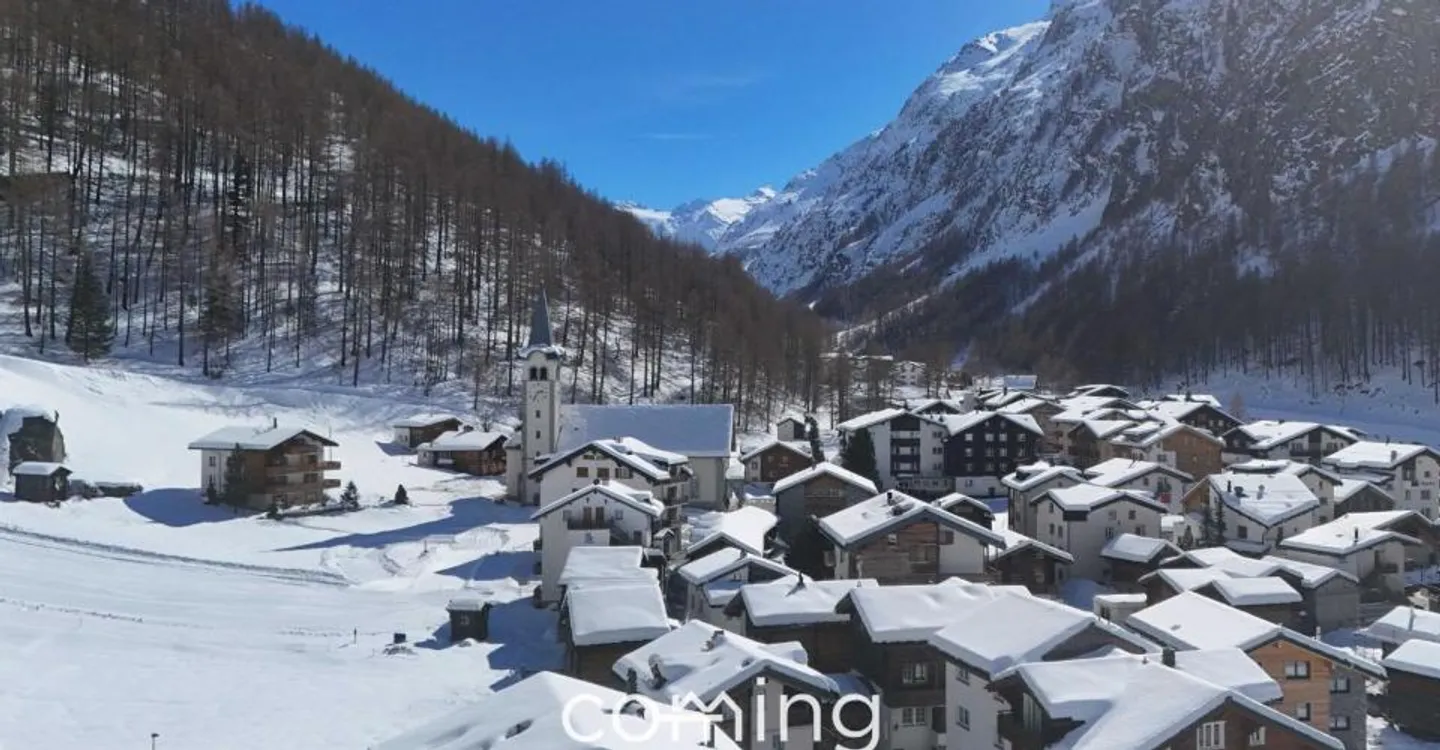 Sunny 2.5-room apartment in Saas-Grund - With fireplace, mountain view & large balcony - Photo 10 of 11