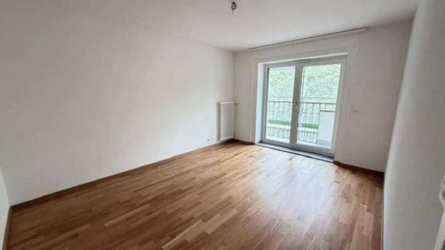 Appartement moderne 5 pièces - Photo 6 sur 7
