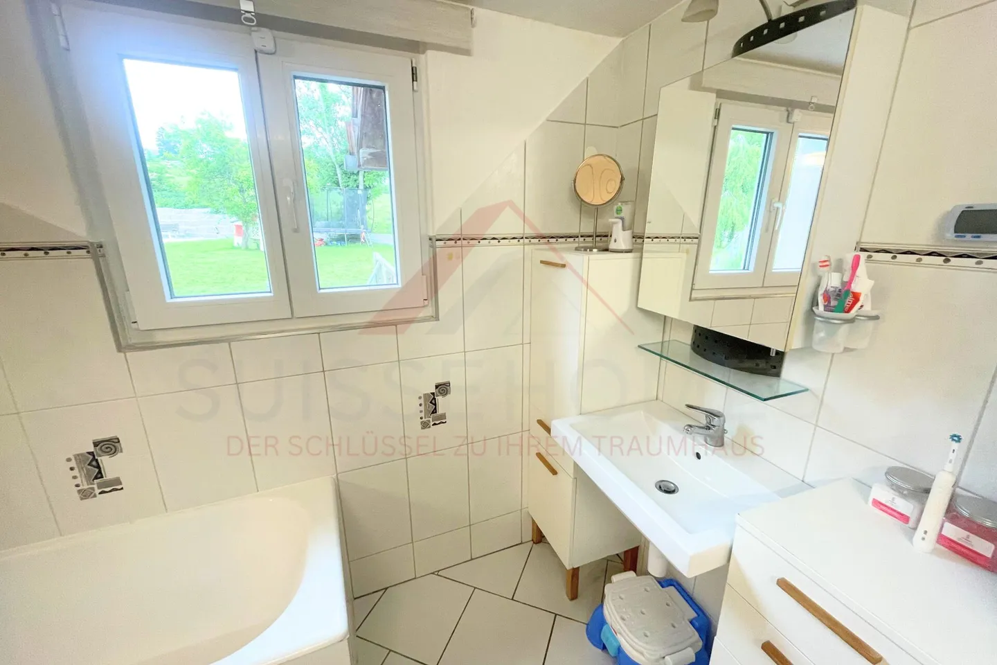 Casa elegante per grande famiglia: 14,5 stanze, armonia e privacy - Foto 16 di 23