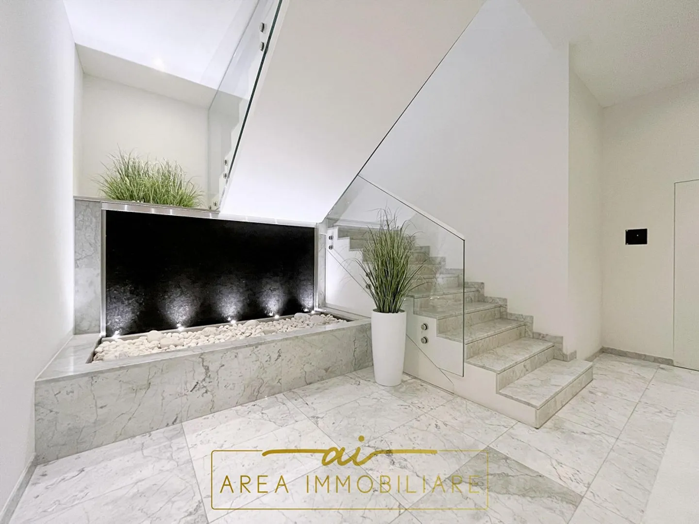 NEUES 4.5-ZIMMER-PENTHOUSE MIT SEEBLICK IN PARADISO - Foto 3 von 13