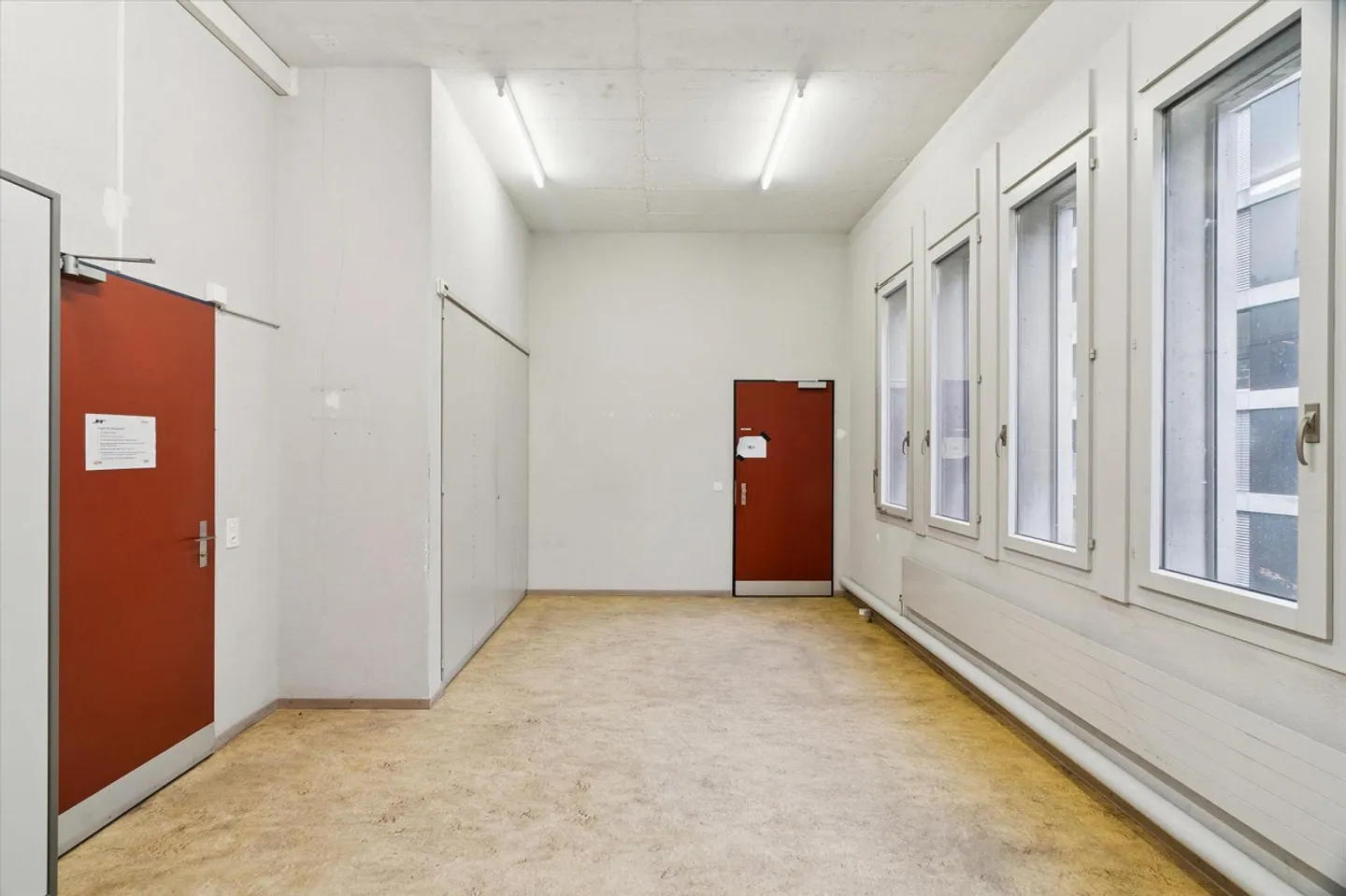 Posizione ufficio alla stazione - Spazi per uffici e commerciali a Wetzikon - Foto 7 di 8