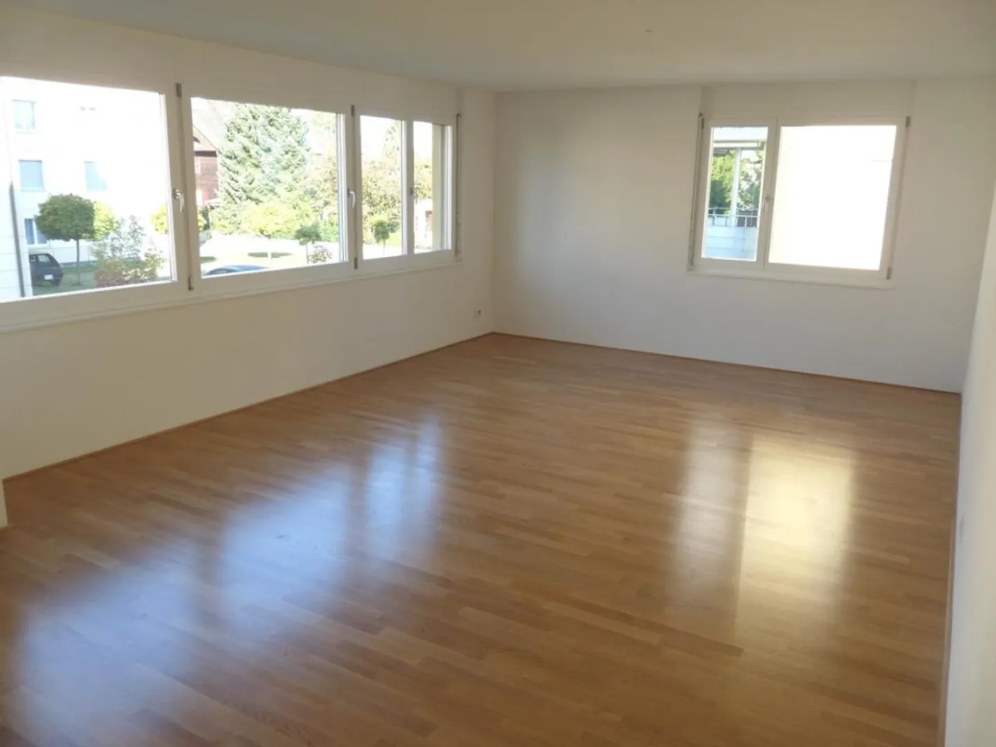 Central Living - Photo 5 of 8