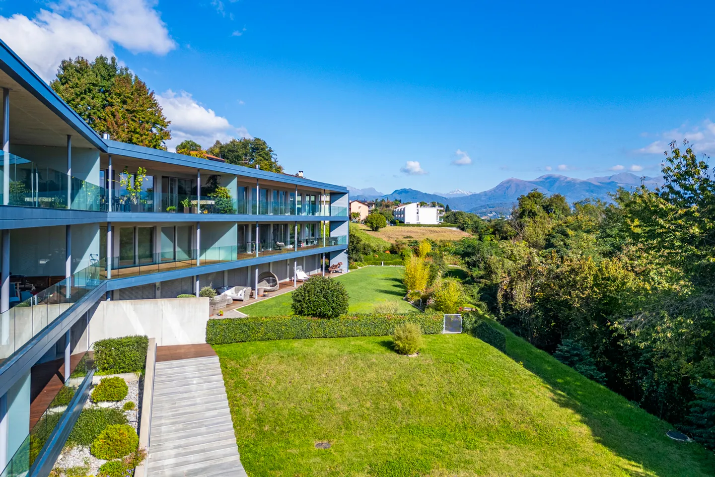 Elegante appartamento con giardino nella moderna Residenza Du Parc - Foto 1 di 17