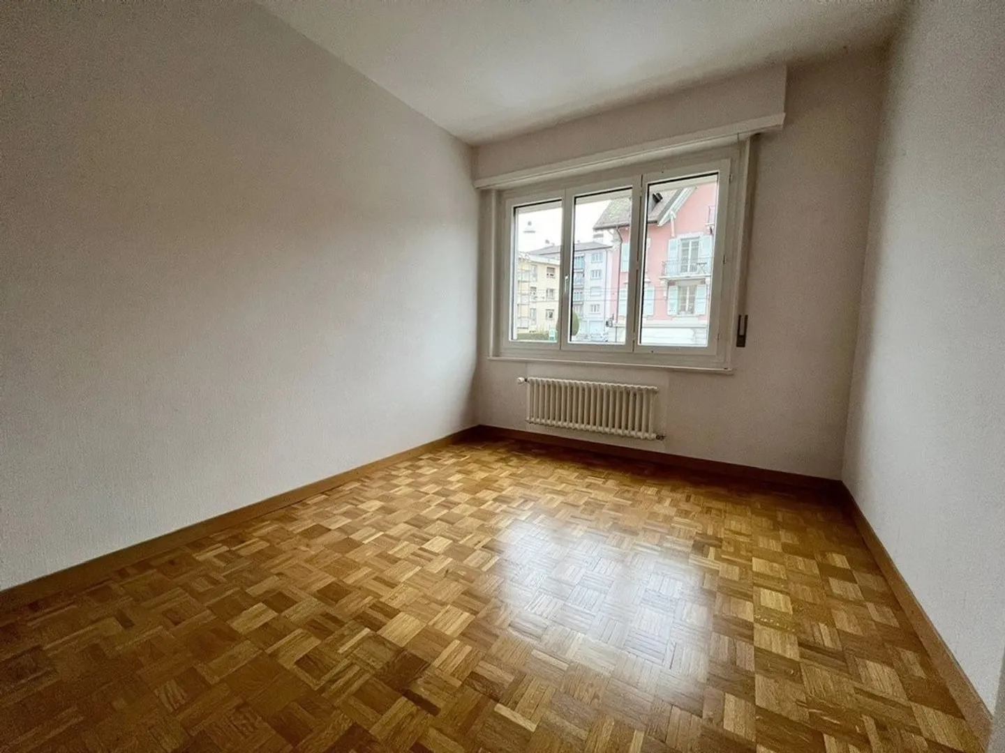Nel cuore del quartiere di Chailly, spaziosi 4 locali - Foto 2 di 8