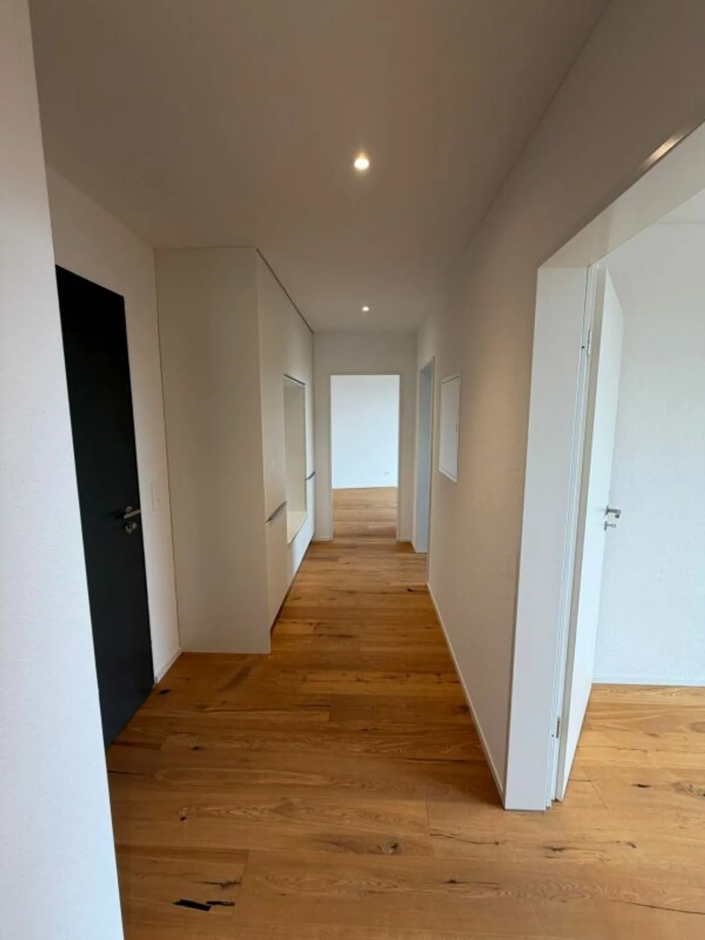 Appartamento moderno con balcone spazioso - Foto 2 di 13