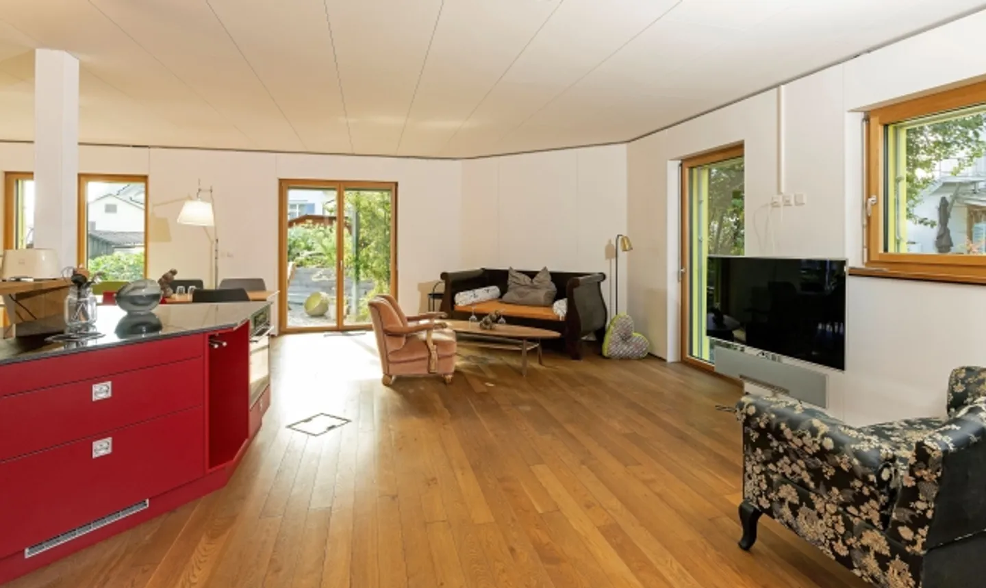 Grande appartement de 2.5 pièces avec deux espaces de sièges non meublé - Photo 1 sur 13