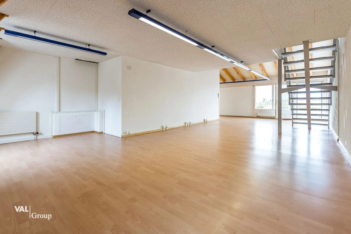 Spazio Commerciale a Saint-Légier - Foto 1 di 7