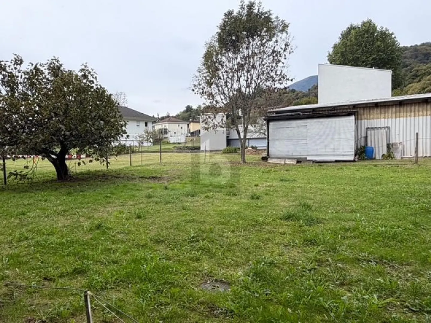Terreno soleggiato per la tua villa da sogno - Foto 2 di 5