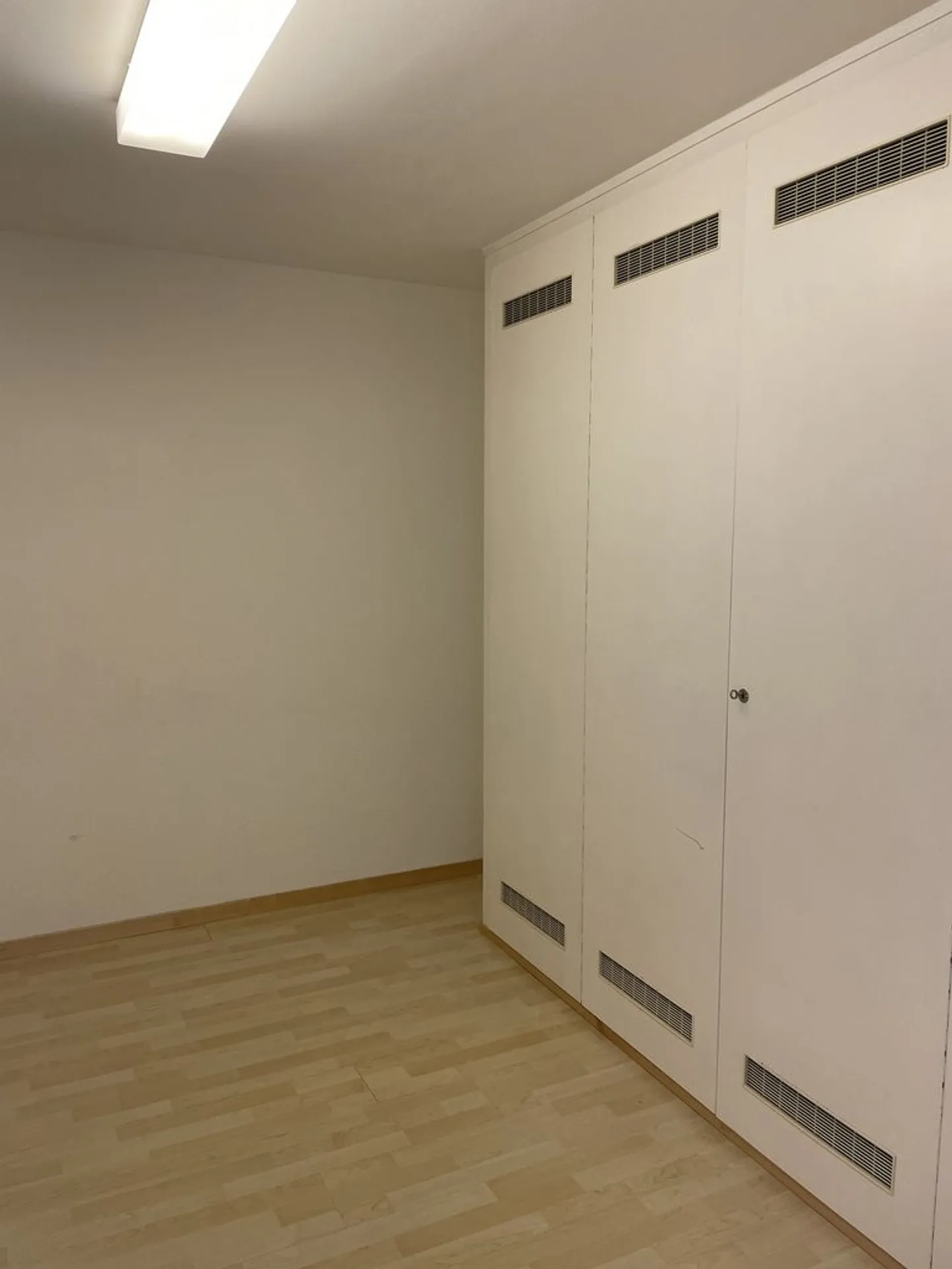 Schwamendingerplatz - Your new business domicile! - Photo 8 of 8