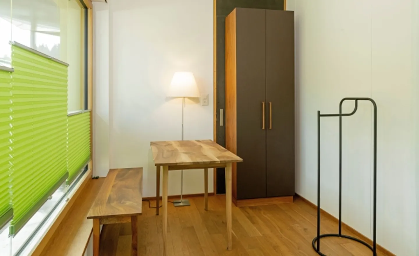 Grande appartement de 2.5 pièces avec deux espaces de sièges non meublé - Photo 6 sur 13