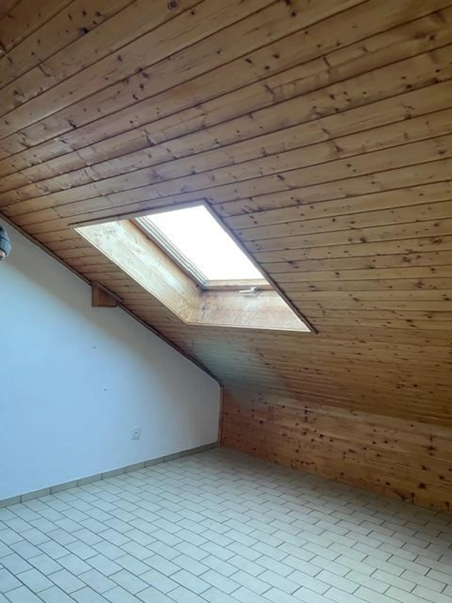 Helle 4 Zimmer Dachwohnung - Foto 16 von 29