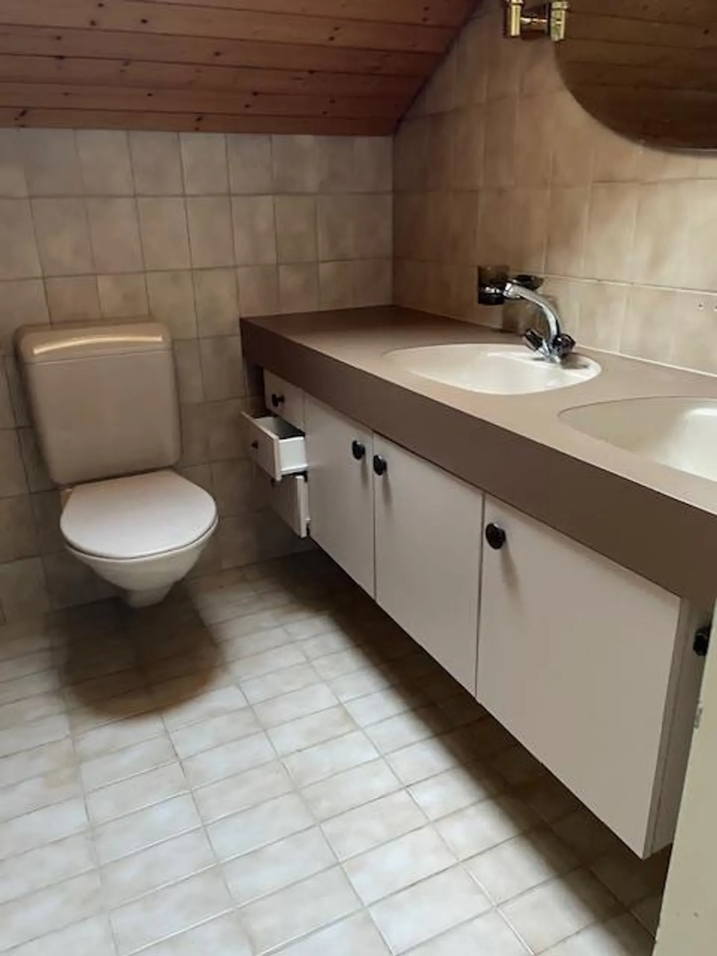 Helle 4 Zimmer Dachwohnung - Foto 25 von 29