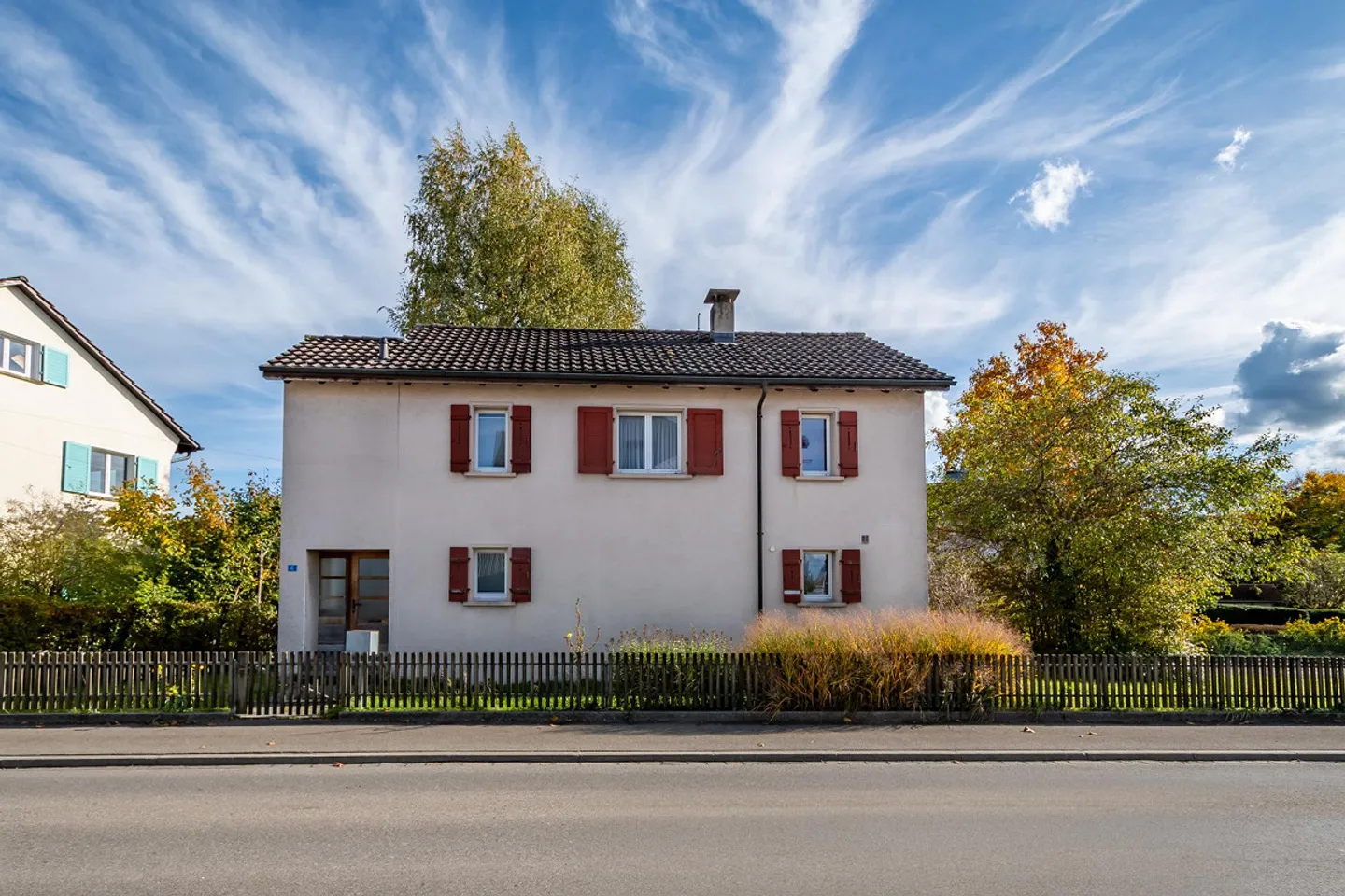 Detached single-family house on spacious property - Photo 2 of 19