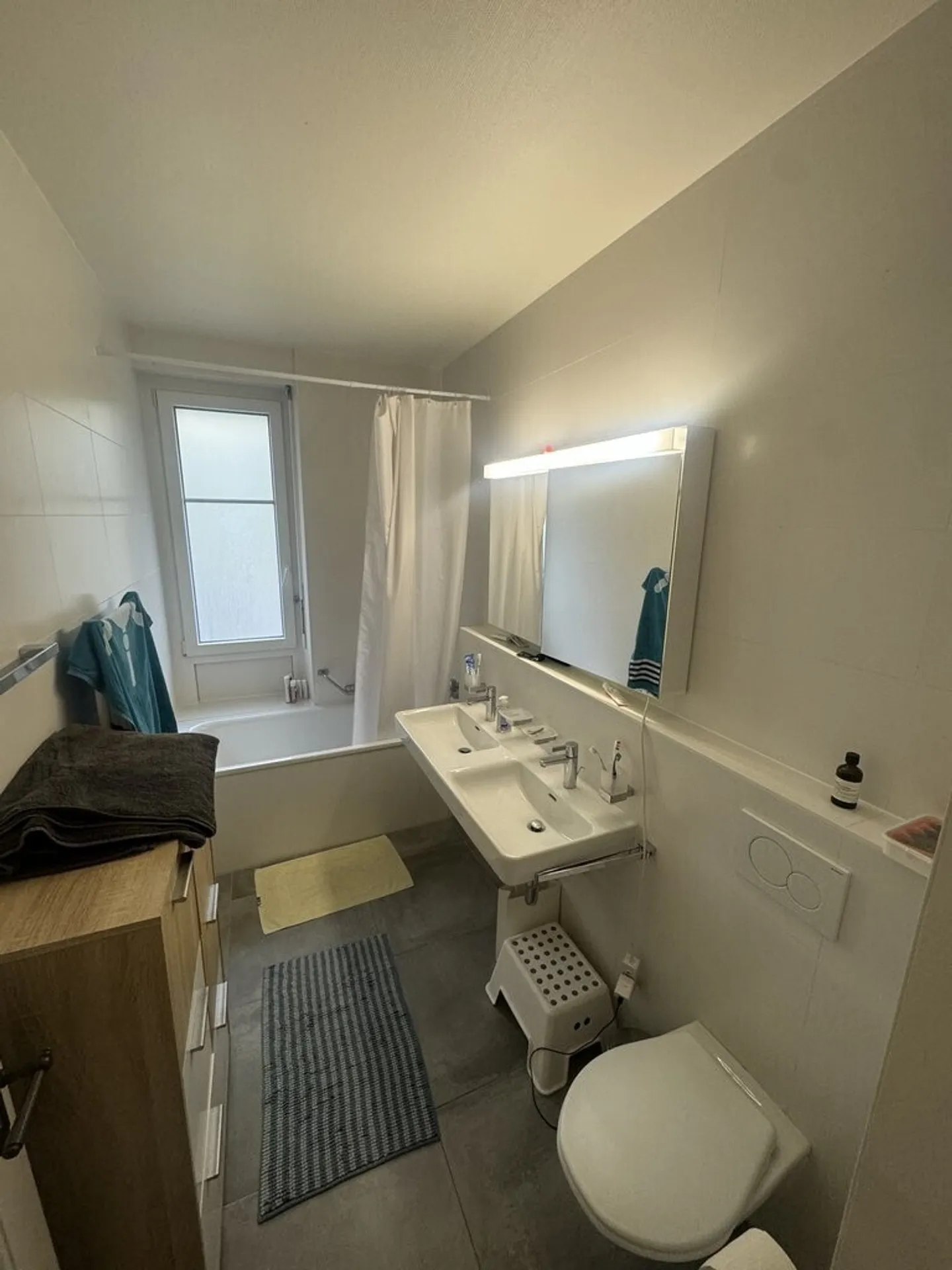 Appartement Charmant avec Vue sur le Lac - Photo 7 sur 9