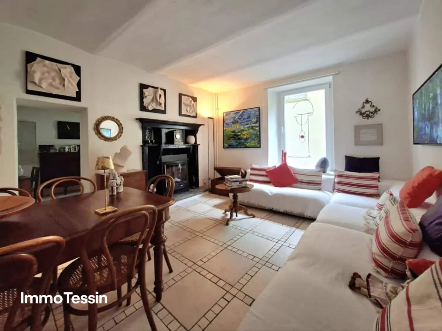 Rarity: Completely and lovingly restored Ticino mansion with a touch of luxury - Photo 6 of 13