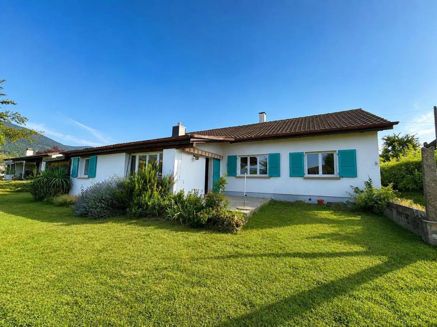 Charming detached house - Photo 1 of 13