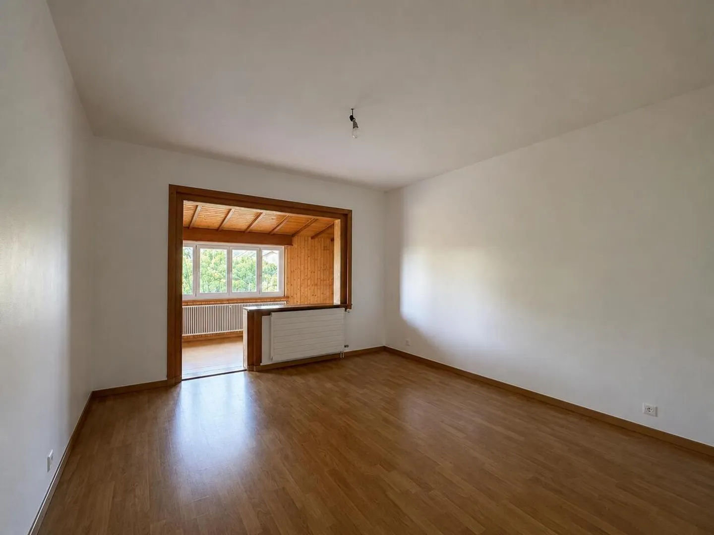 Charming detached house - Photo 4 of 13