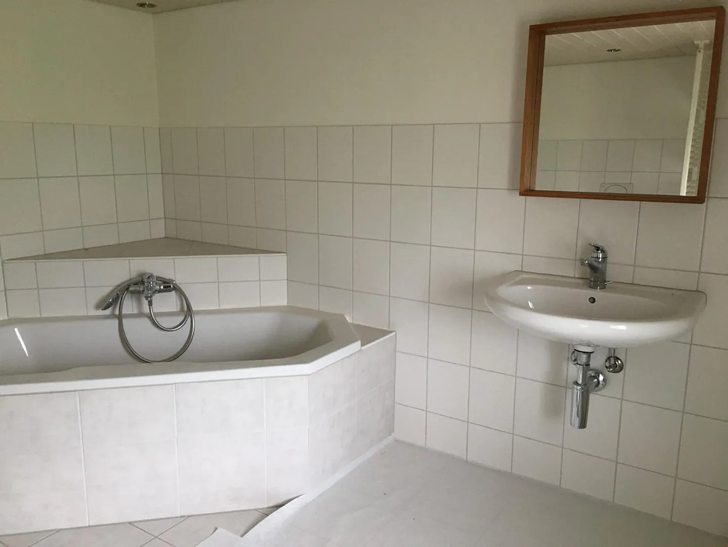 Bel appartement lumineux avec accès direct au jardin - Photo 12 sur 16