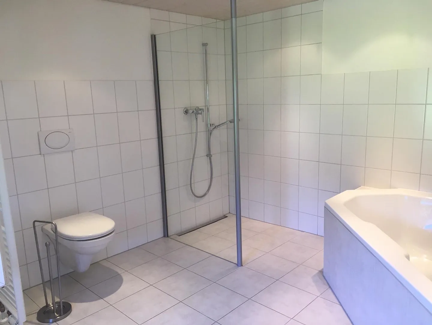 Bel appartement lumineux avec accès direct au jardin - Photo 13 sur 16