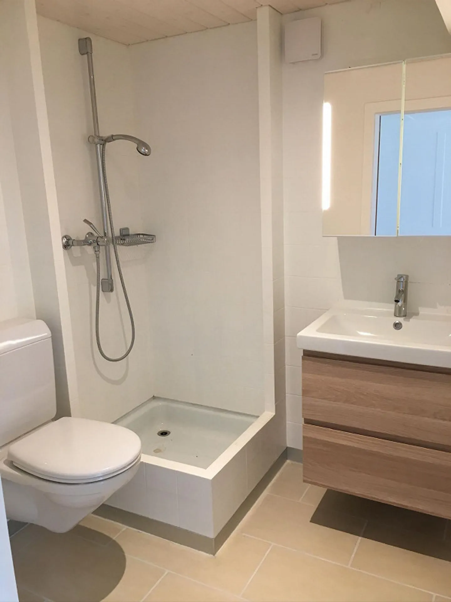 Bel appartement lumineux avec accès direct au jardin - Photo 15 sur 16