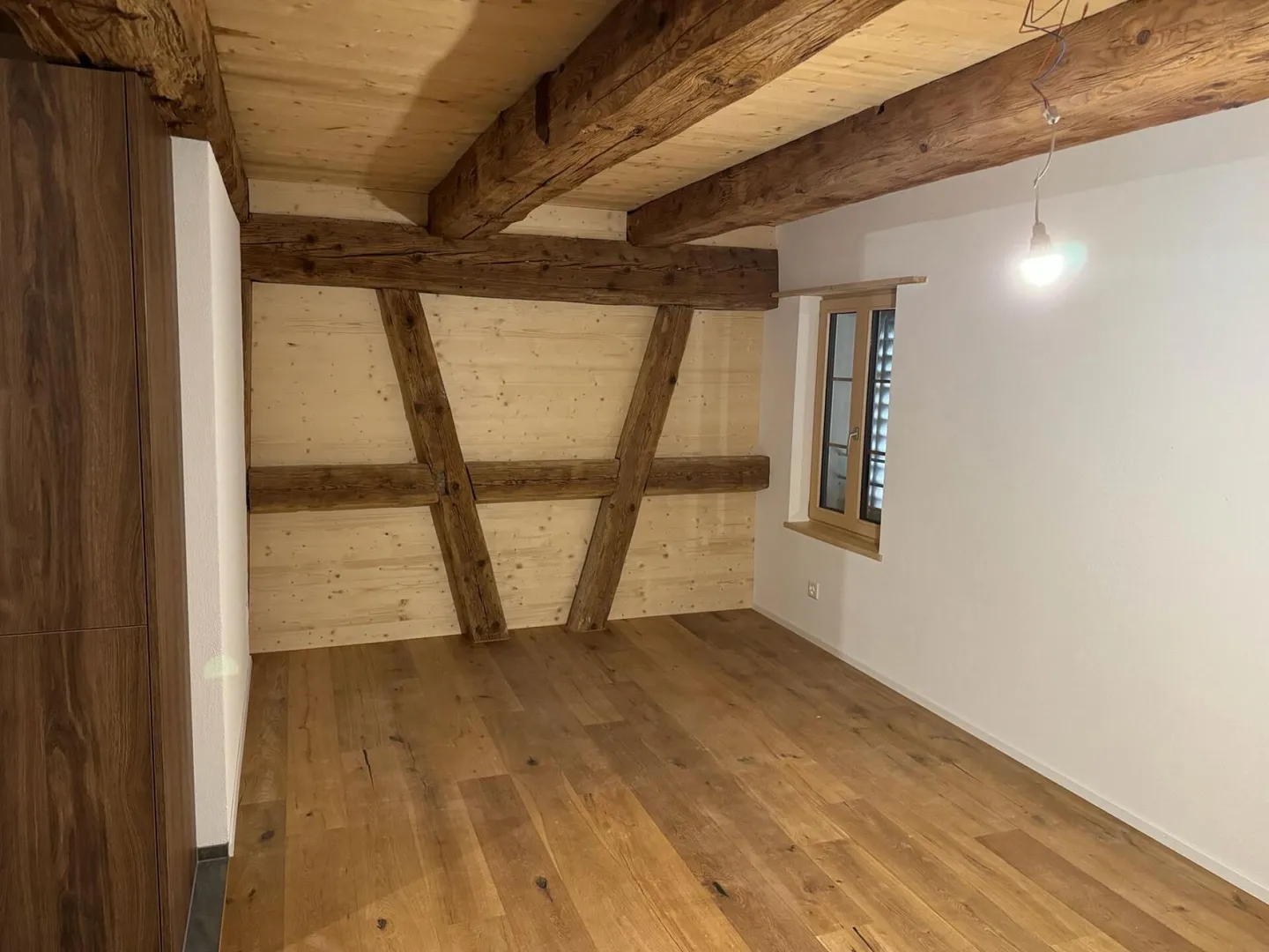 Appartement en duplex attrayant de 3½ pièces dans un emplacement calme à Buchberg - Photo 5 sur 9