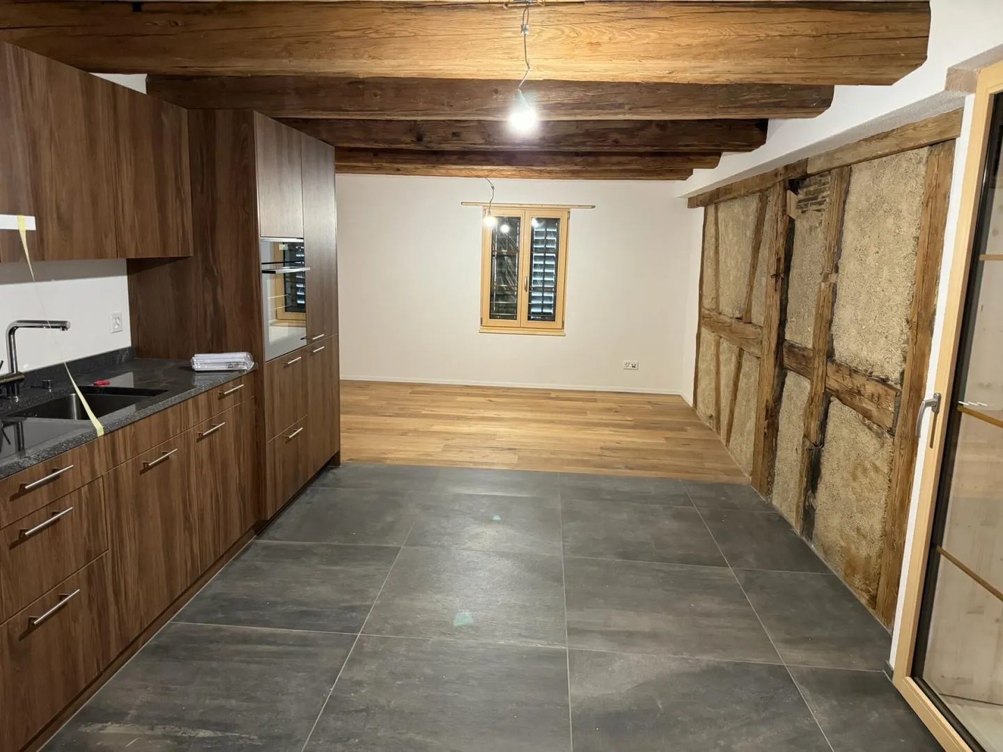 Appartement en duplex attrayant de 3½ pièces dans un emplacement calme à Buchberg - Photo 3 sur 9