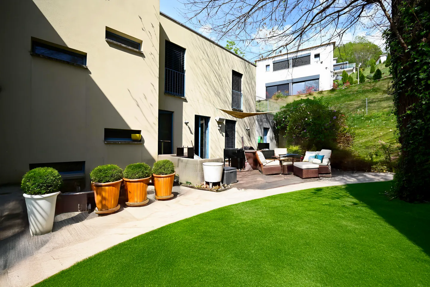 Casa singola esclusiva con giardino - Foto 1 di 5