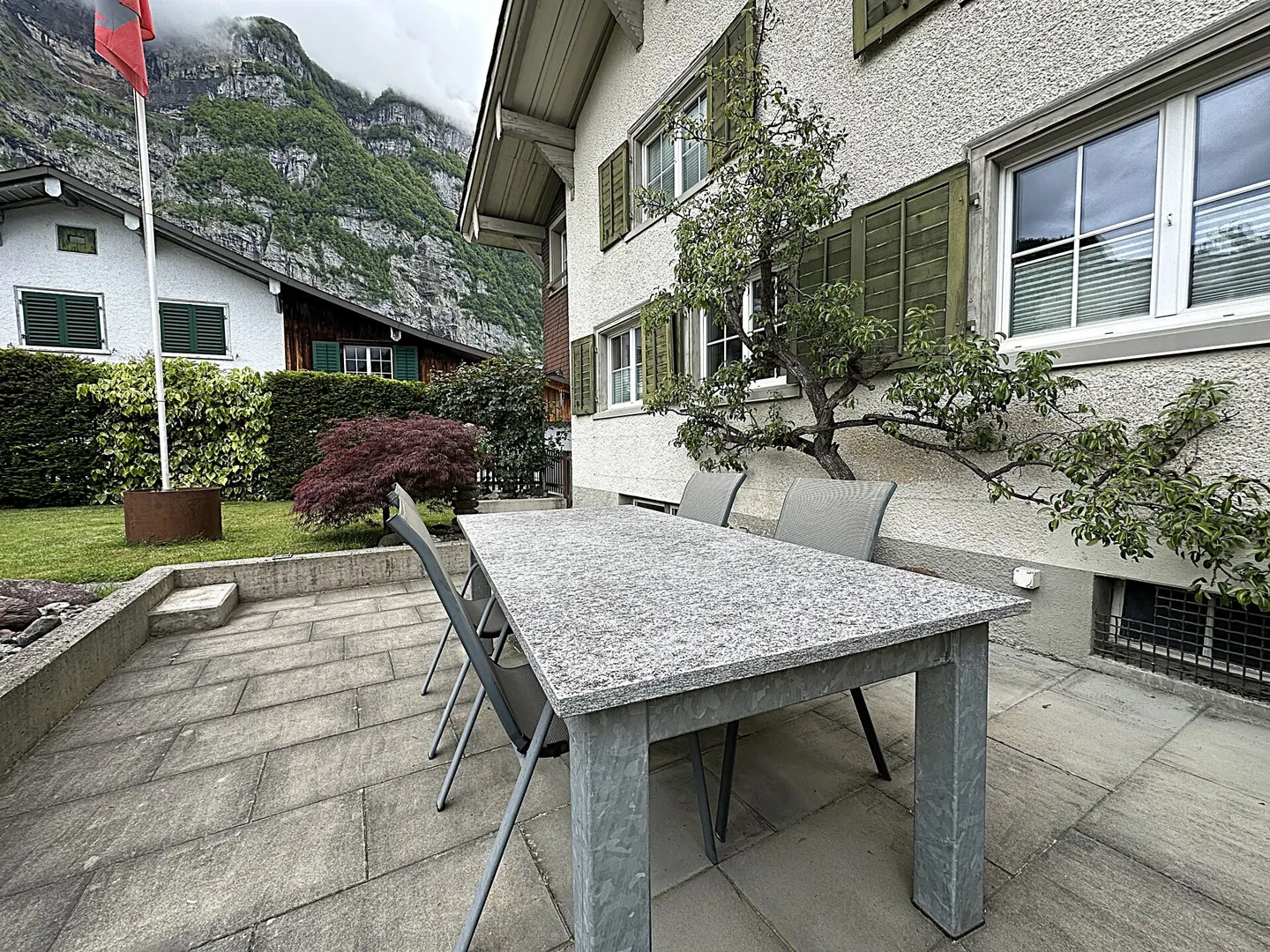 Maison individuelle de 7,5 pièces avec beau jardin - Photo 10 sur 12