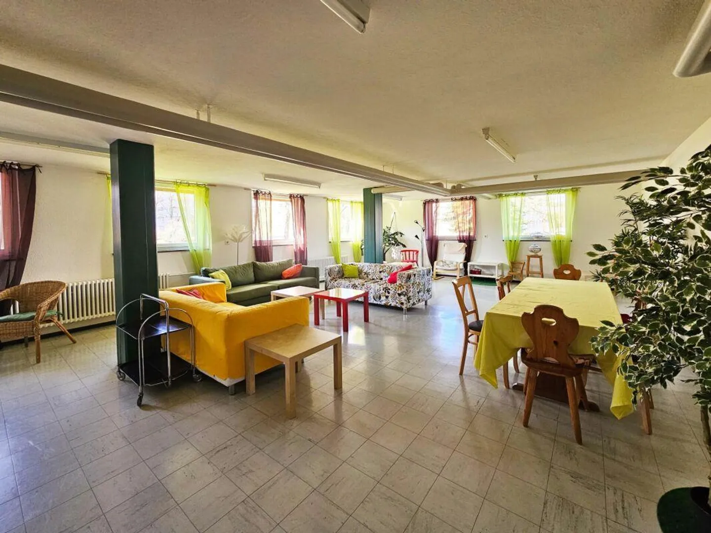 Appartement de 2,5 pièces avec balcon vitré et place de parking - Photo 11 sur 12