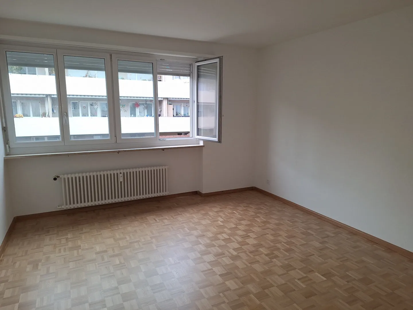 3,5 Zimmerwohnung an ruhiger Lage in Allschwil - Foto 4 von 9