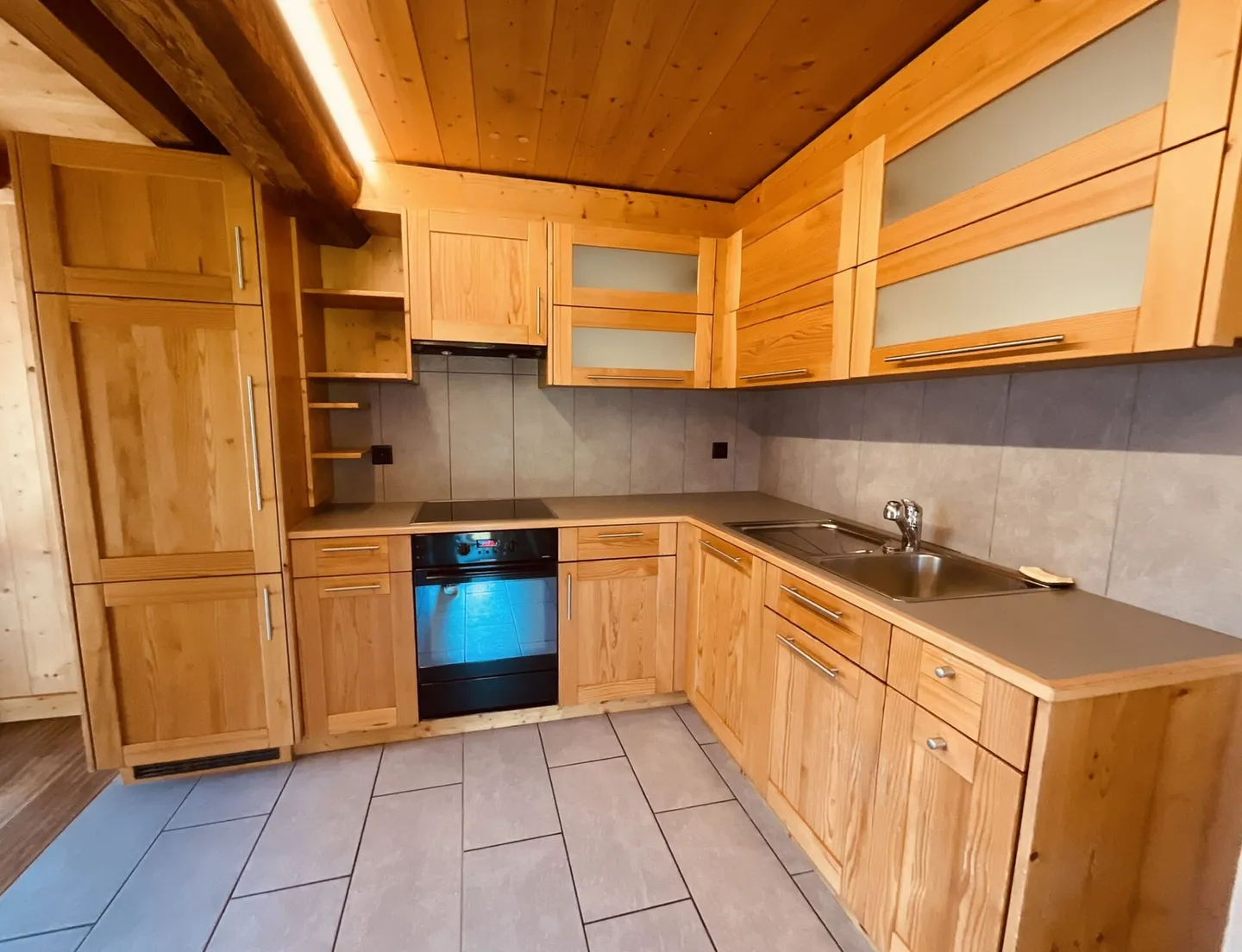 Apartment and land for sale in the village of Vollèges - Photo 5 of 26