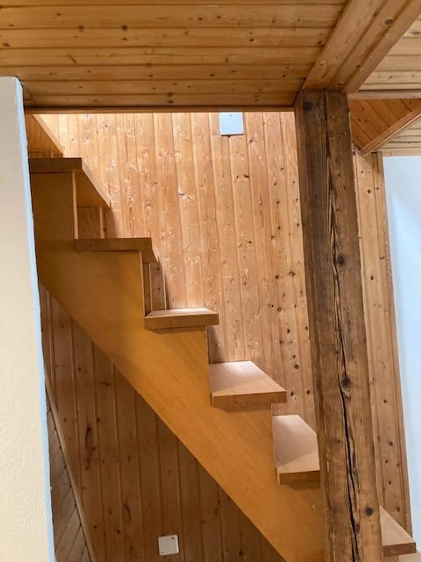 Appartamento mansardato appena ristrutturato - Foto 6 di 8