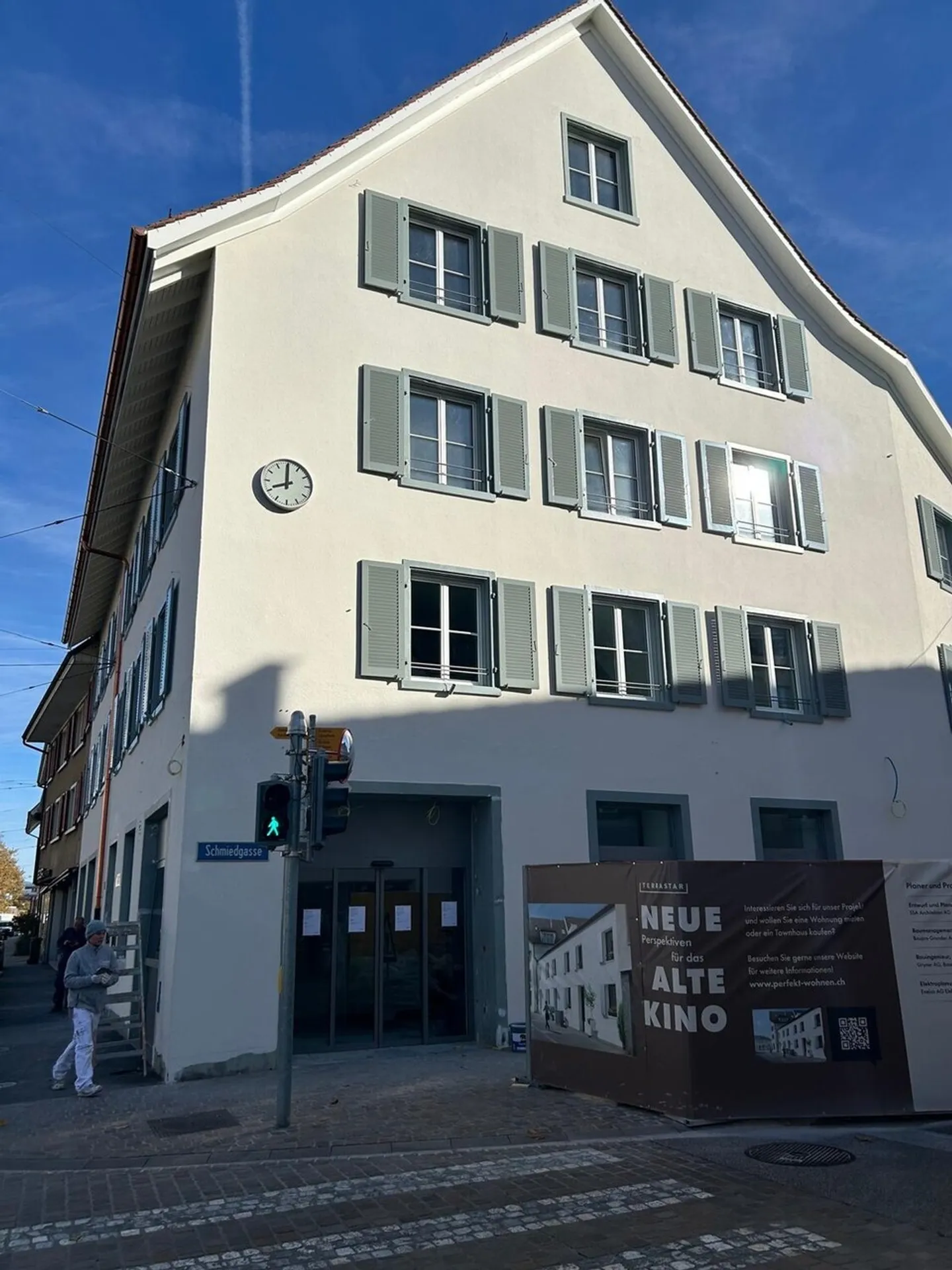 2.5 and 3.5 room apartments first rentals after core renovation! - Photo 1 of 8