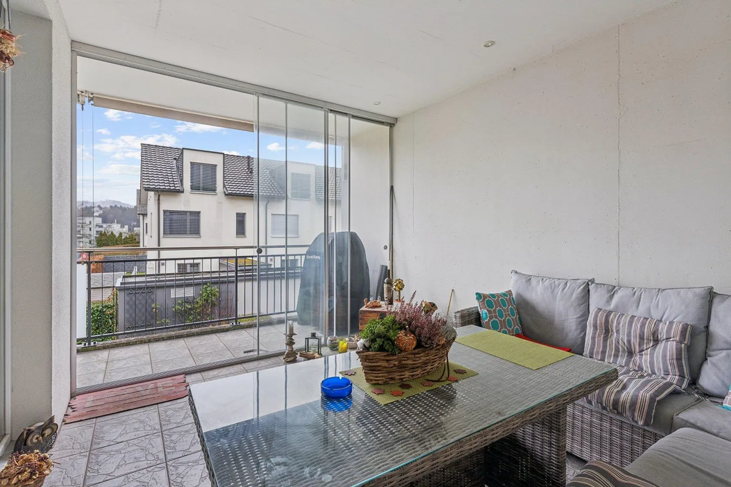 Centrally located - exclusive light-flooded apartment - quiet location - Photo 9 of 16