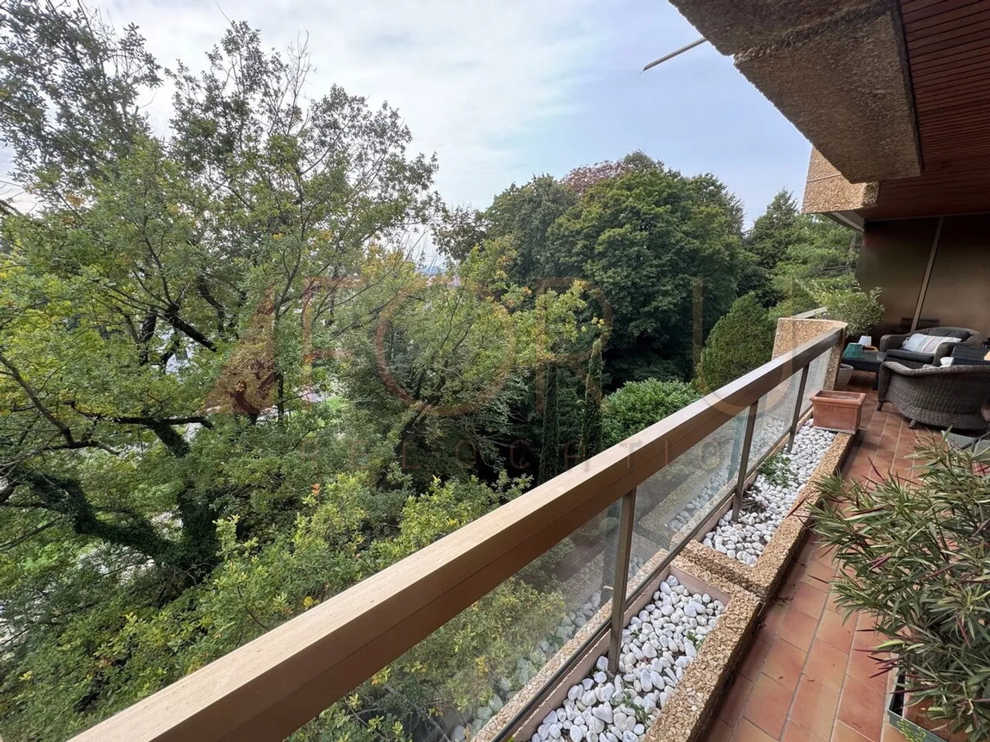 Stupendo appartamento di 4 stanze con terrazza e piscina a Cologny - Foto 1 di 13