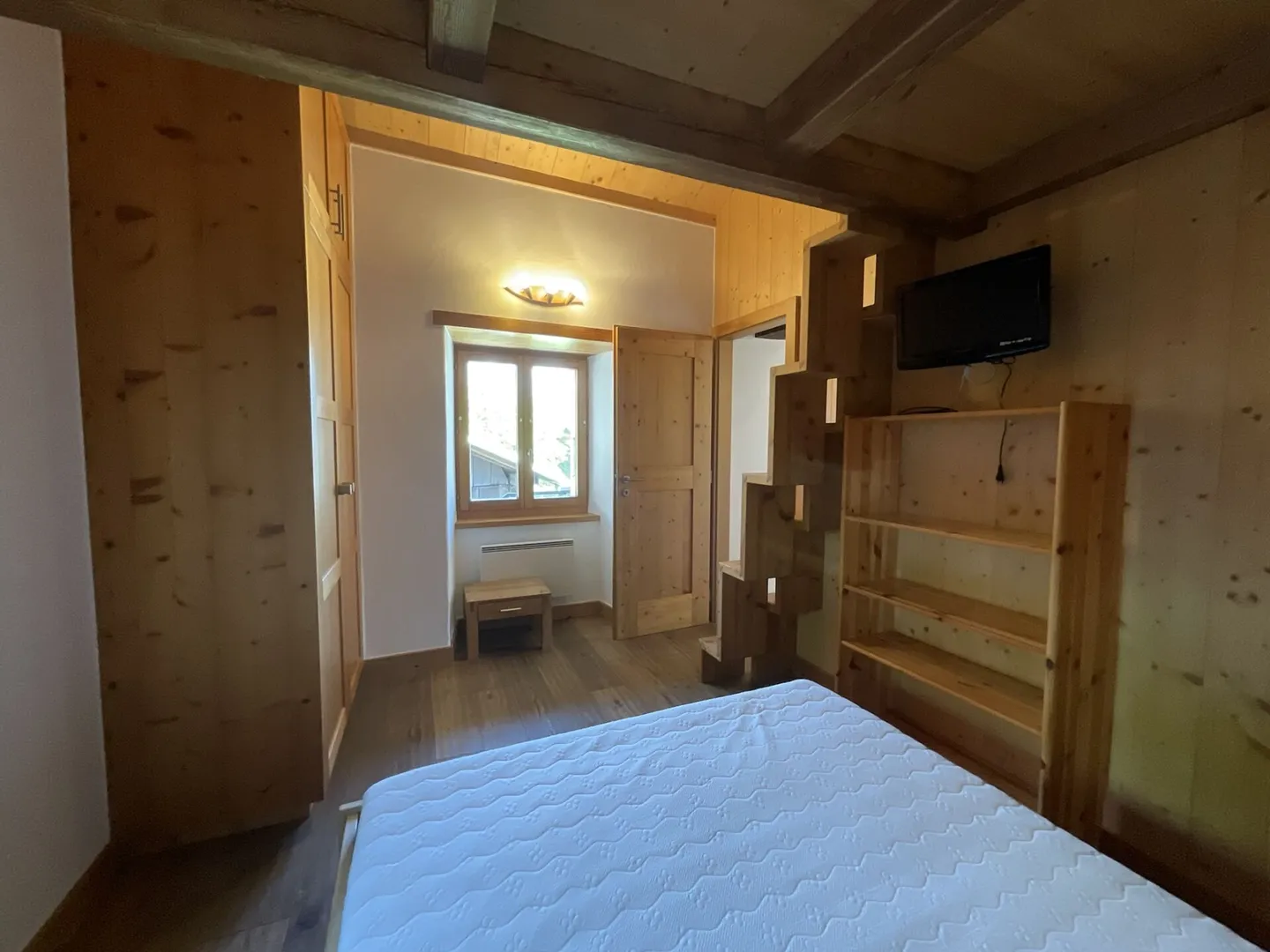 Apartment and land for sale in the village of Vollèges - Photo 15 of 26