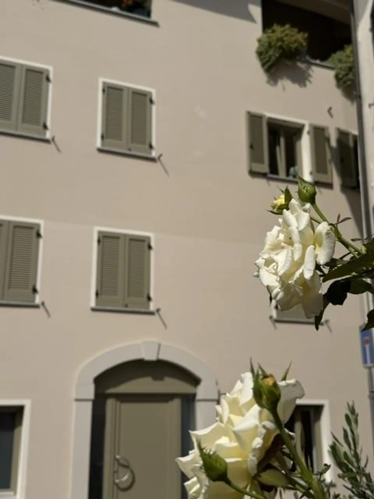 Central, Calme et Confortable – Appartement Exclusif de 2.5 Pièces - Photo 3 sur 18
