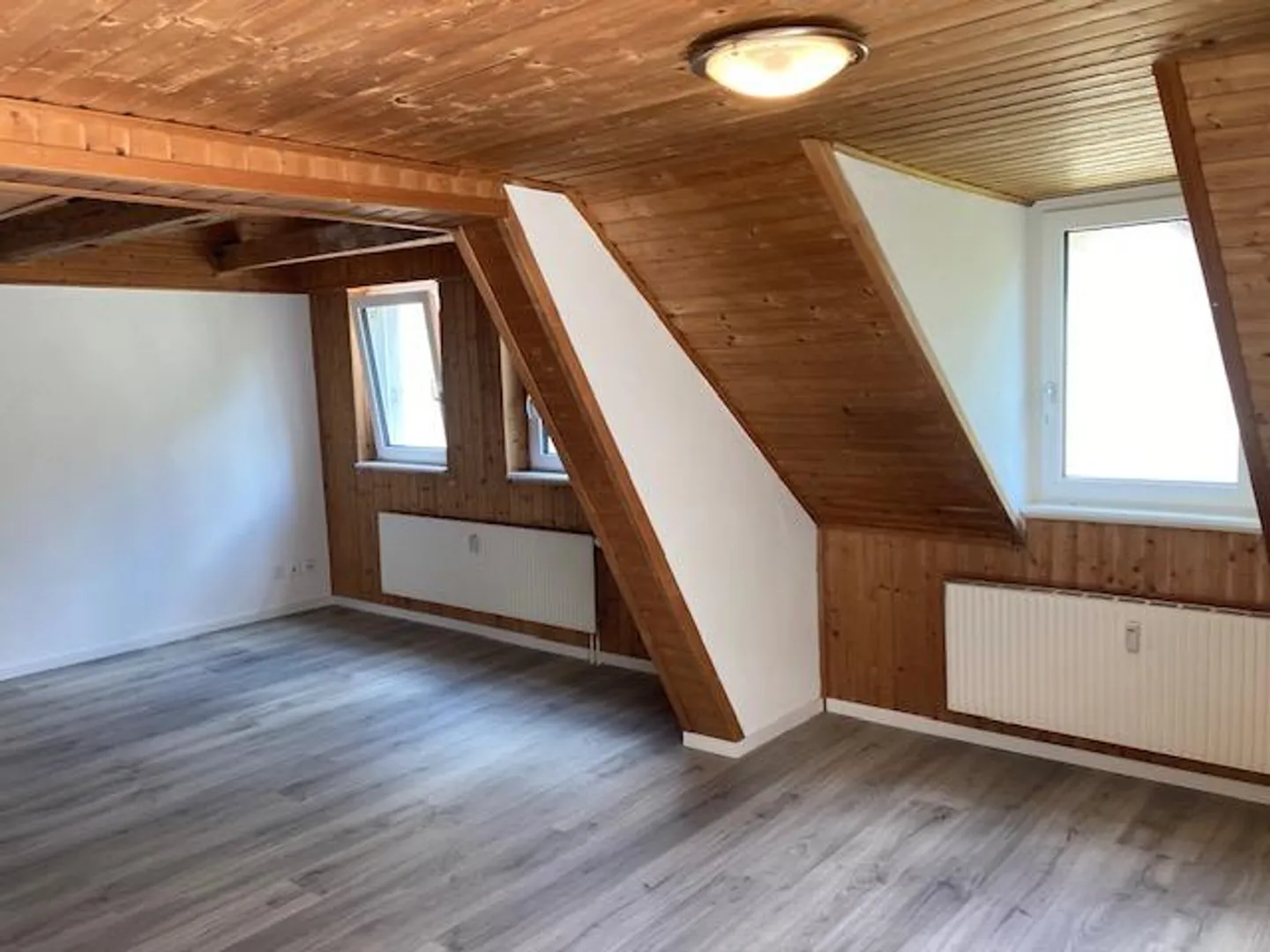 Appartamento mansardato appena ristrutturato - Foto 3 di 8