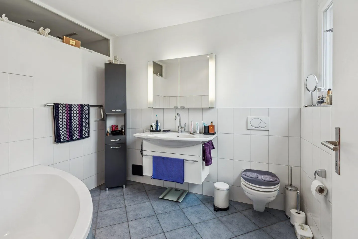 Centrally located - exclusive light-flooded apartment - quiet location - Photo 11 of 16