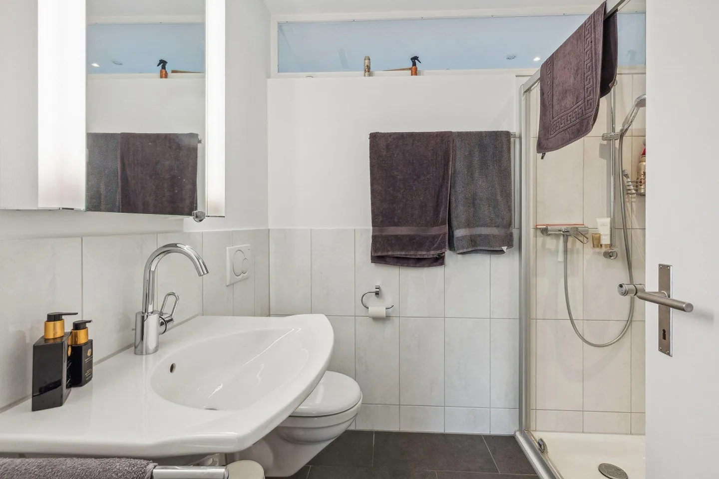 Centrally located - exclusive light-flooded apartment - quiet location - Photo 12 of 16