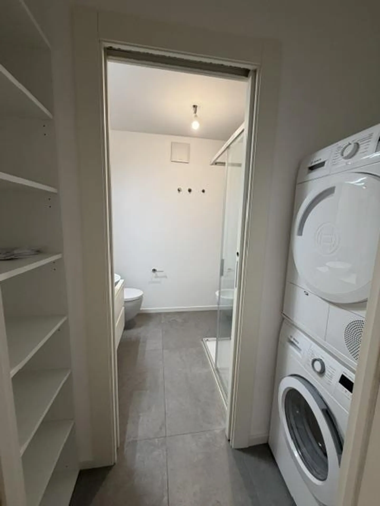 Central, Calme et Confortable – Appartement Exclusif de 2.5 Pièces - Photo 10 sur 18