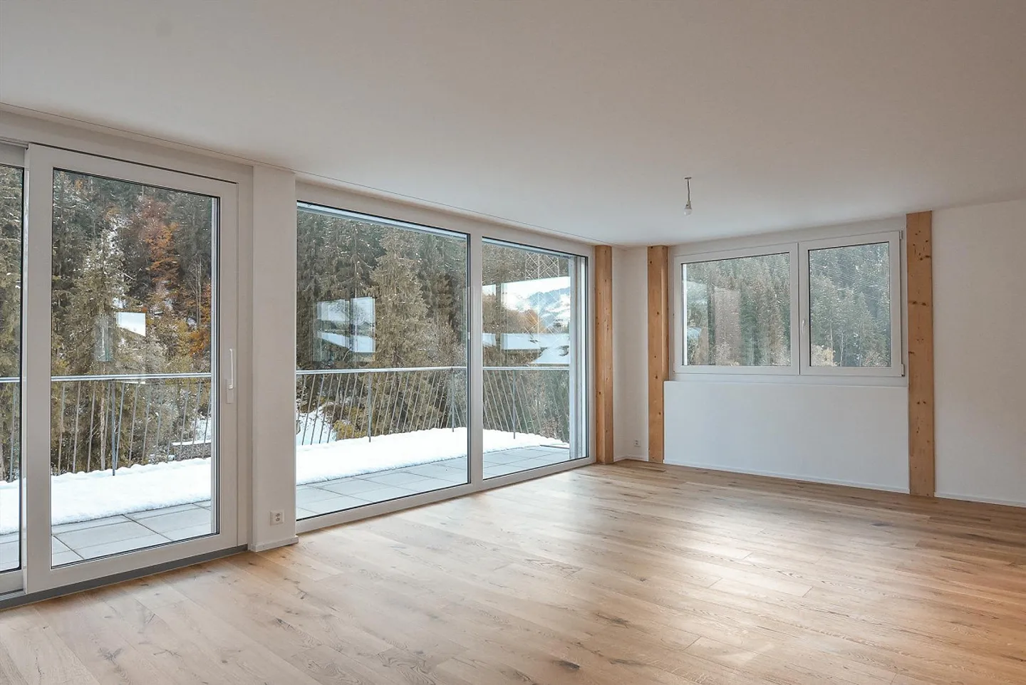 Appartement lumineux de 2,5 pièces au cœur de Küblis - Photo 3 sur 4