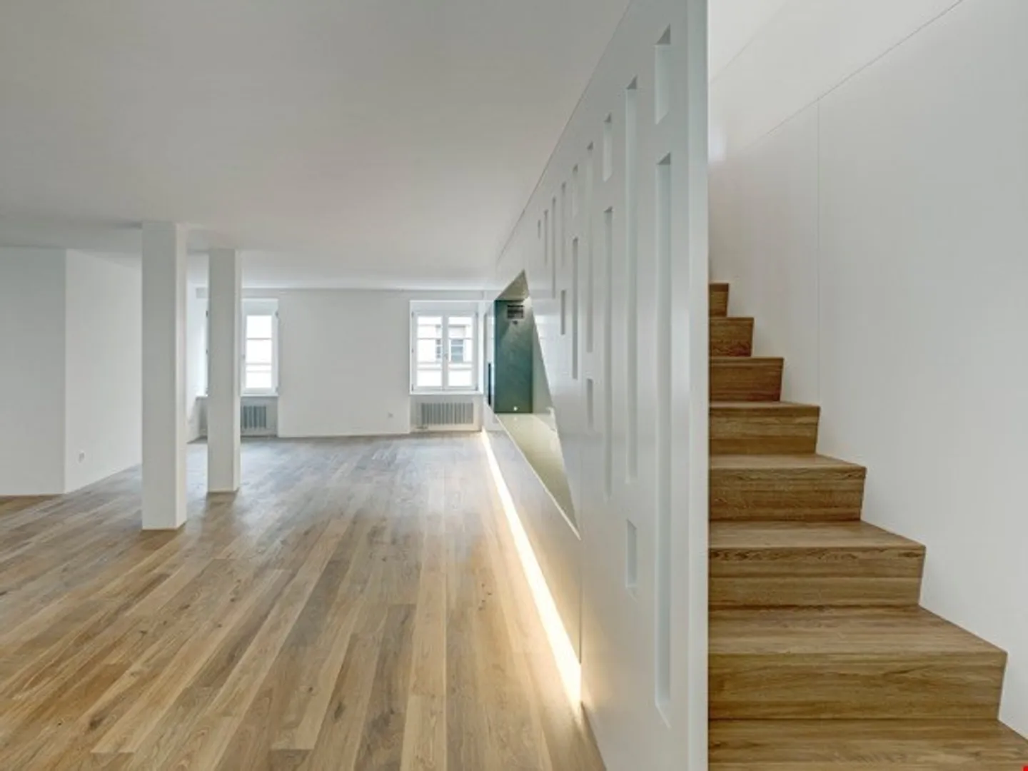 Exclusive 5.5-Room Duplex Apartment in the Heart of the City of Biel - Photo 8 of 11