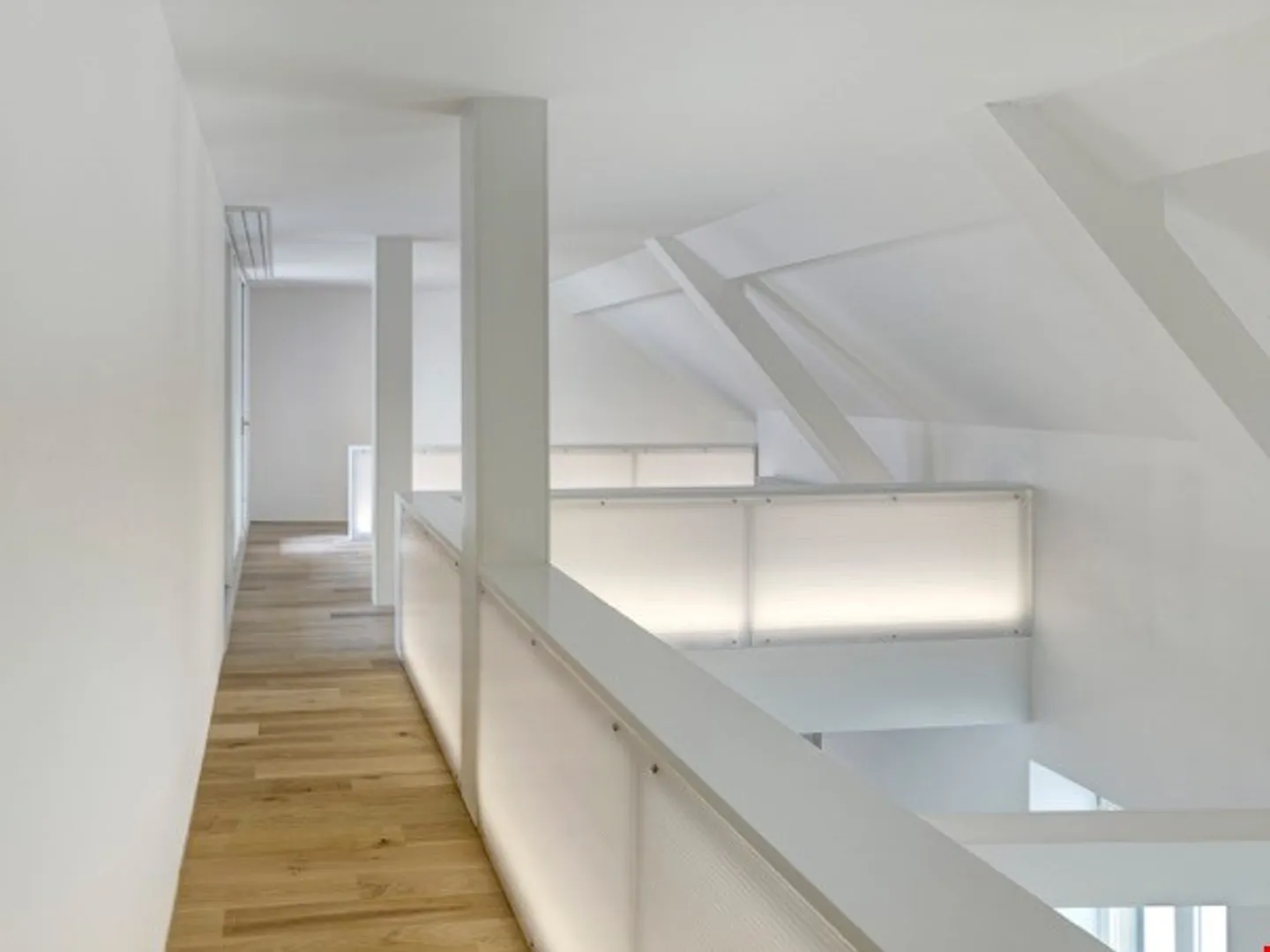 Exclusive 5.5-Room Duplex Apartment in the Heart of the City of Biel - Photo 10 of 11