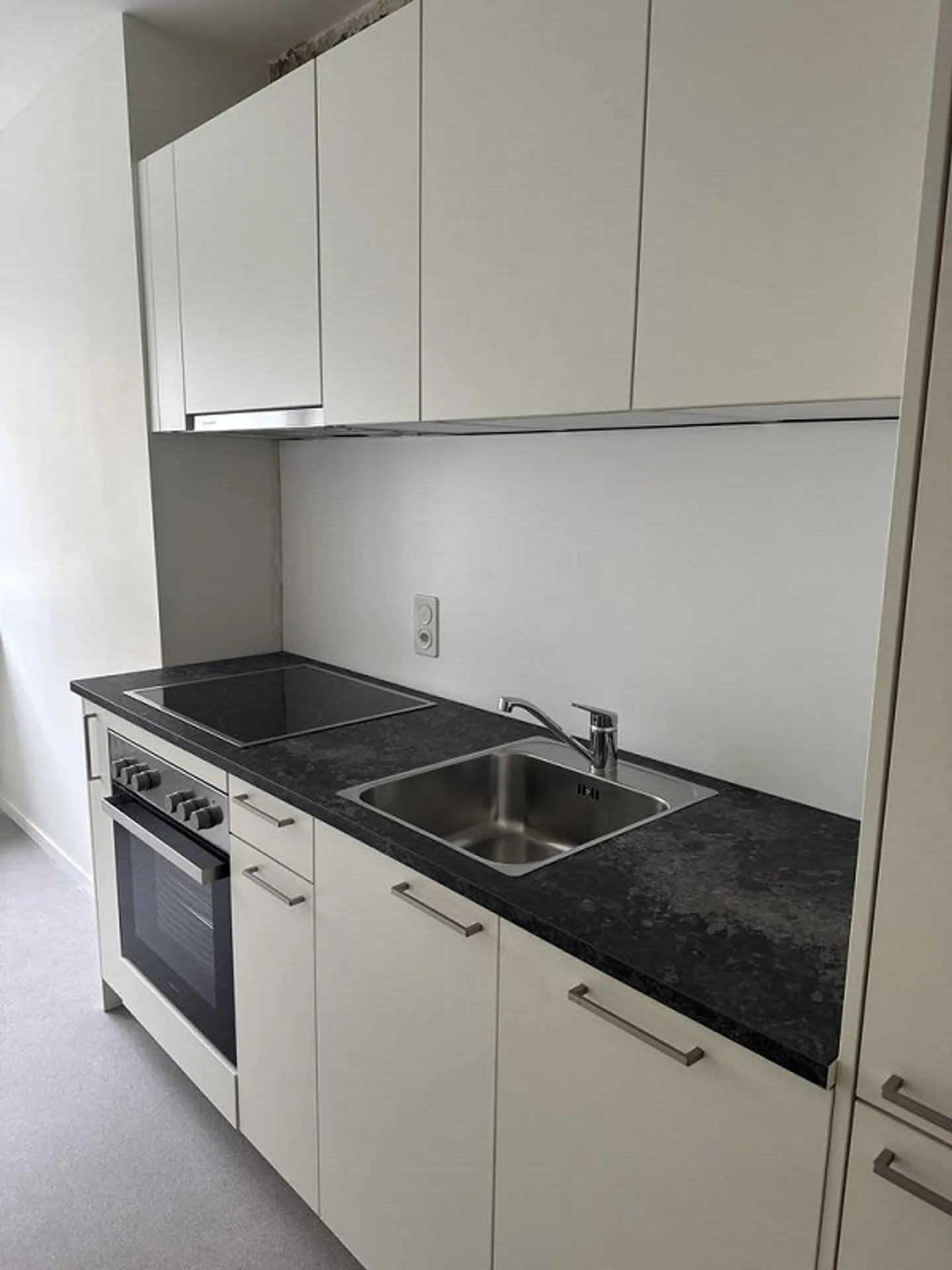 Appartamento accogliente con 3 stanze vicino a Burgfelderplatz - Foto 3 di 10