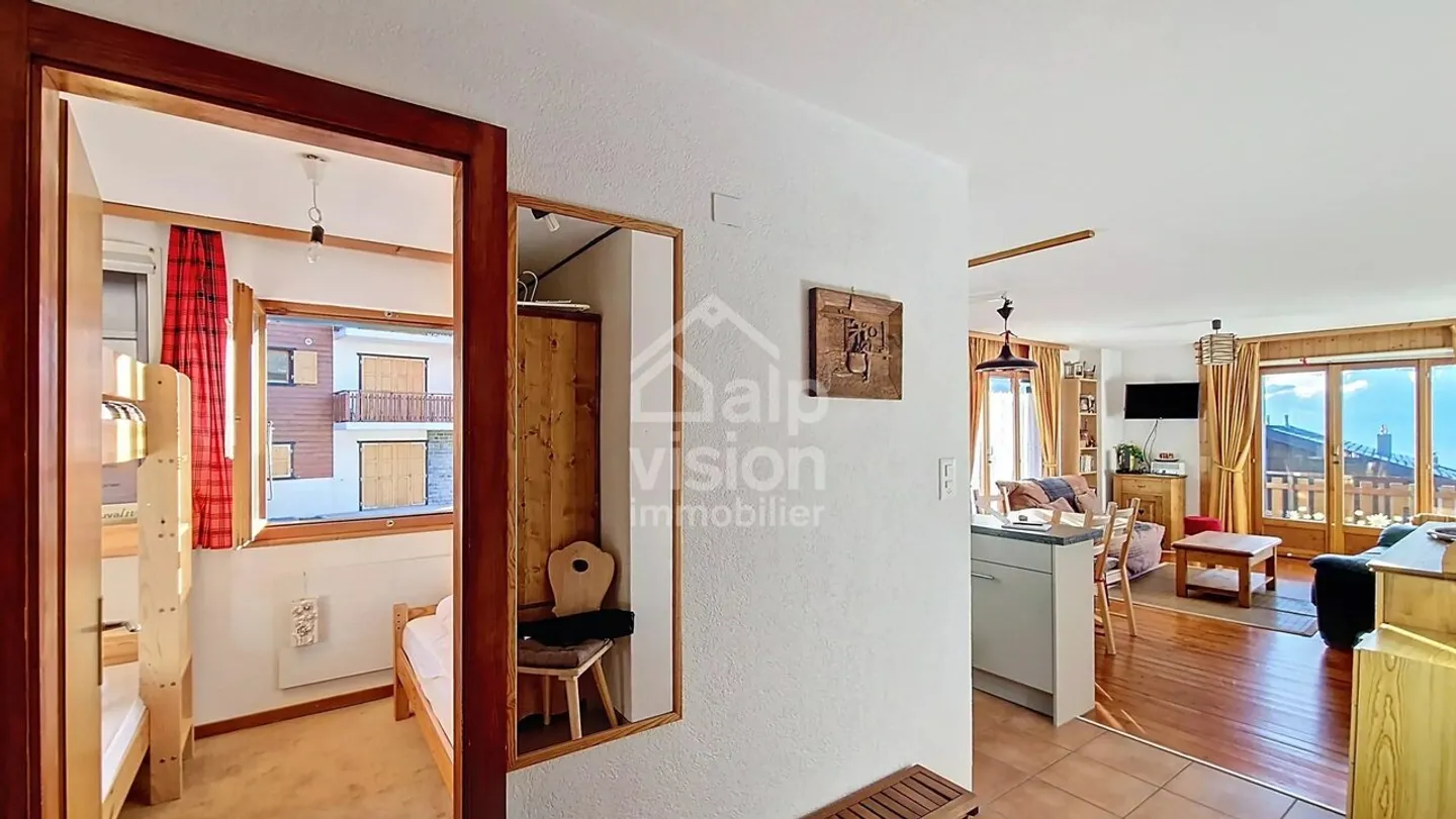 4,5 STANZE LUMINOSE A VEYSONNAZ | PREVIEW ESCLUSIVA - Foto 6 di 13