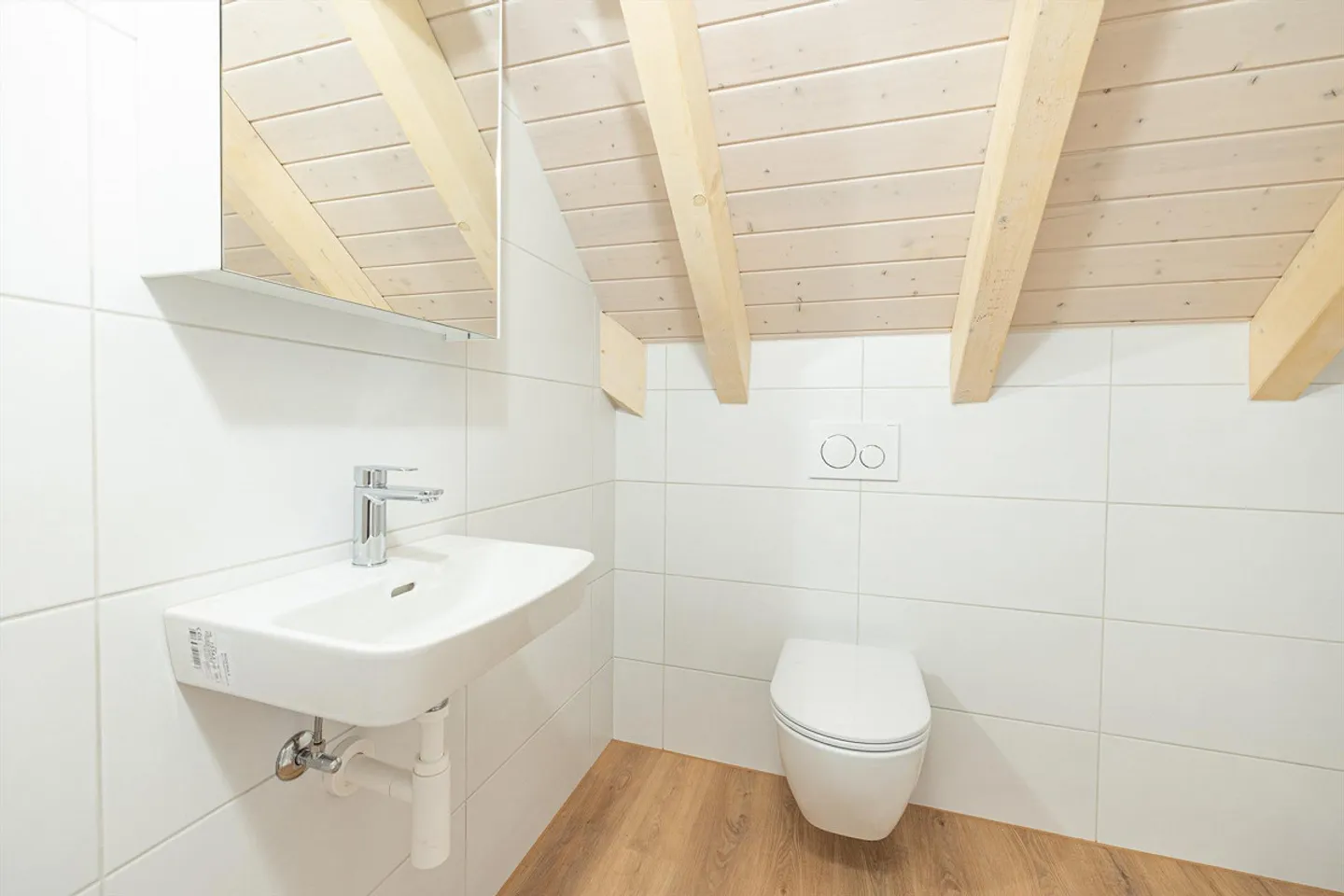 Your new home: modern maisonette in fresh shine - Photo 3 of 7