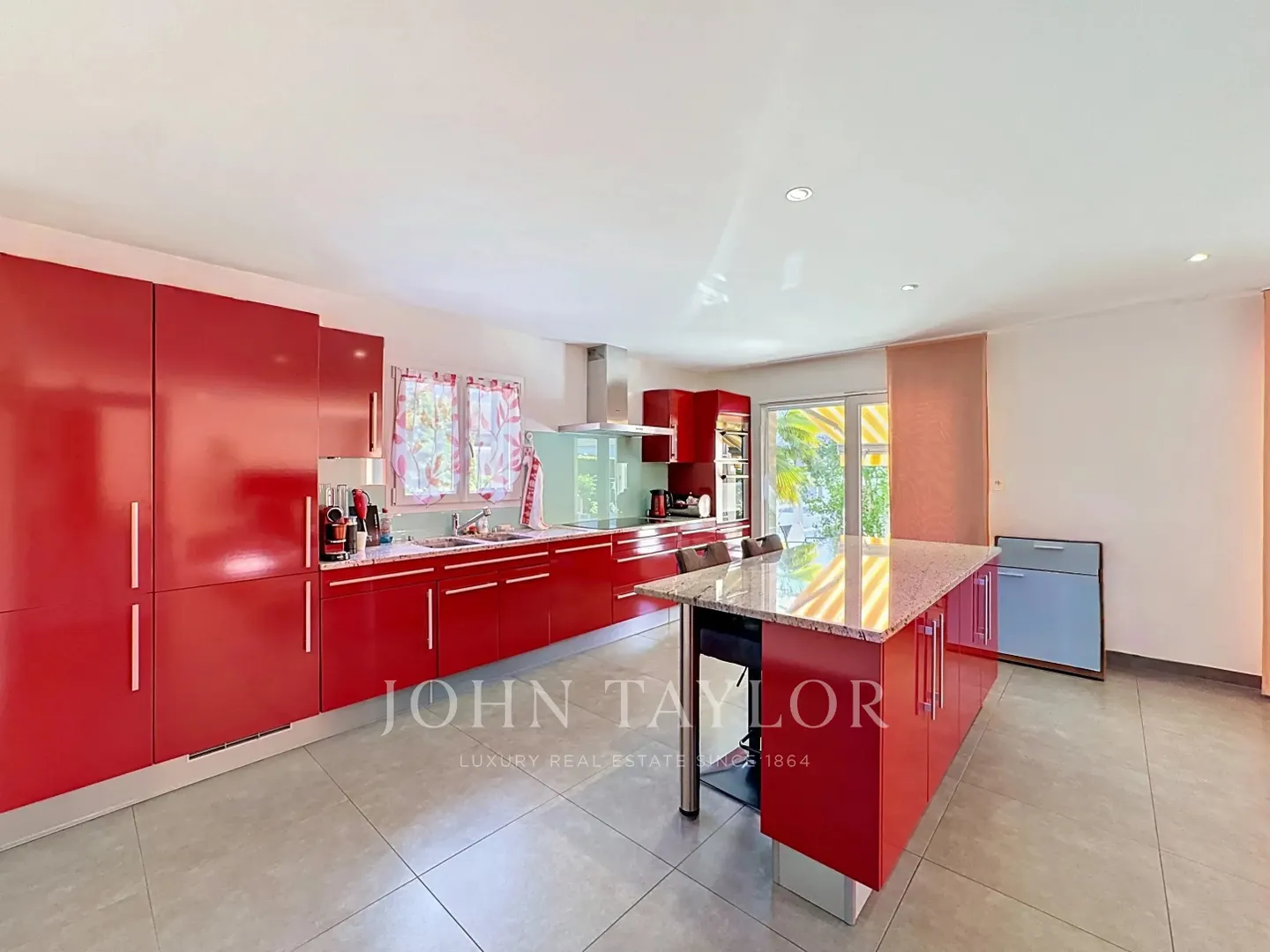 Elegante Villa Indipendente a Plan-Conthey - Foto 1 di 8